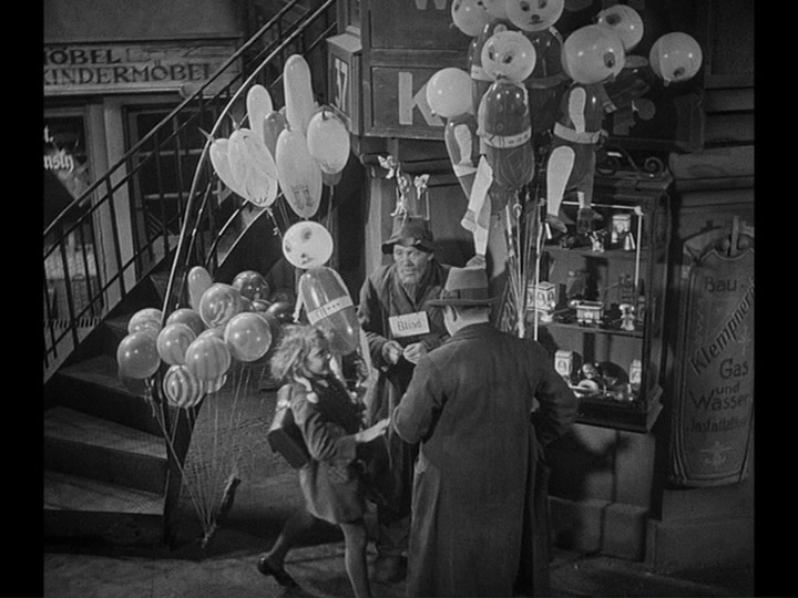 The murderer buys Elsie a balloon